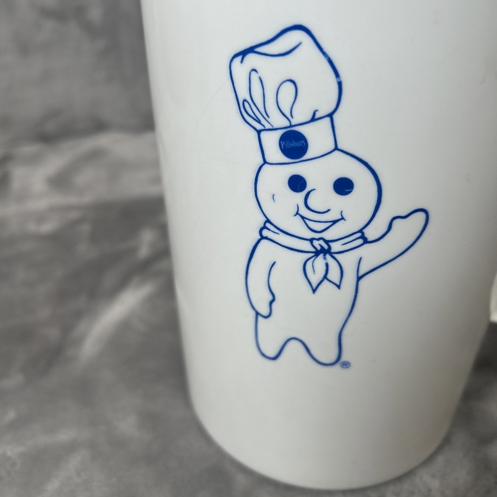 Vintage Pillsbury Doughboy 80 oz White Plastic Pitcher W/ Blue Lid